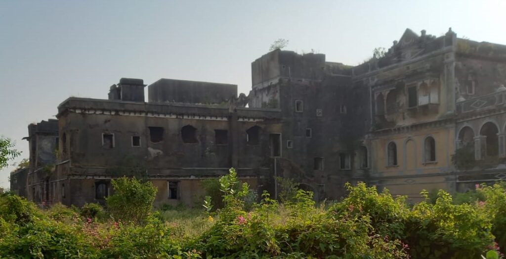 Ruined palace inside Narsinghgarh Fort