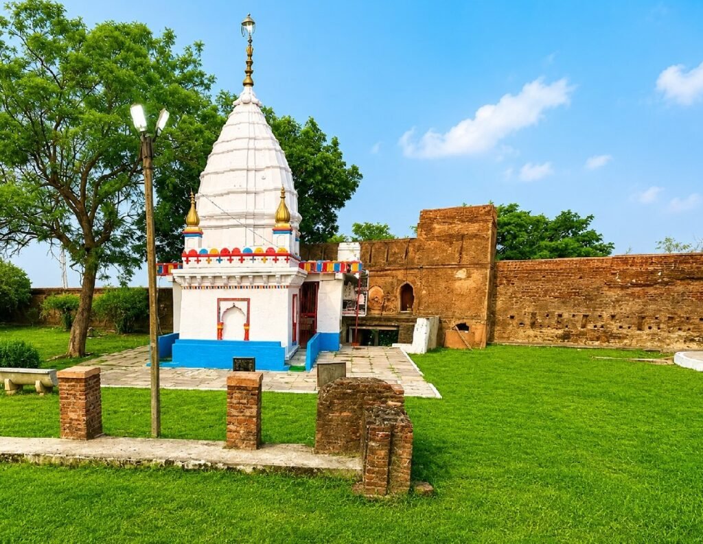 Adegaon Fort